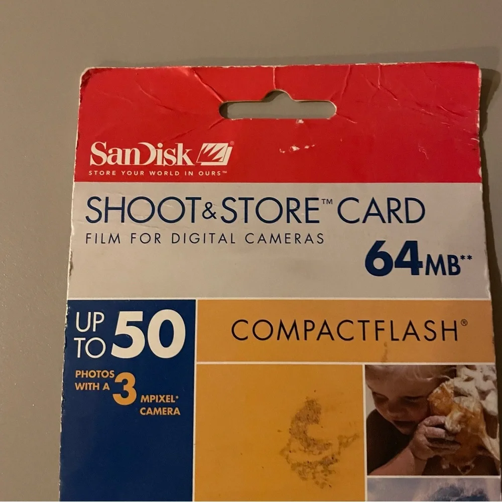 NIP SanDisk shoot&store card